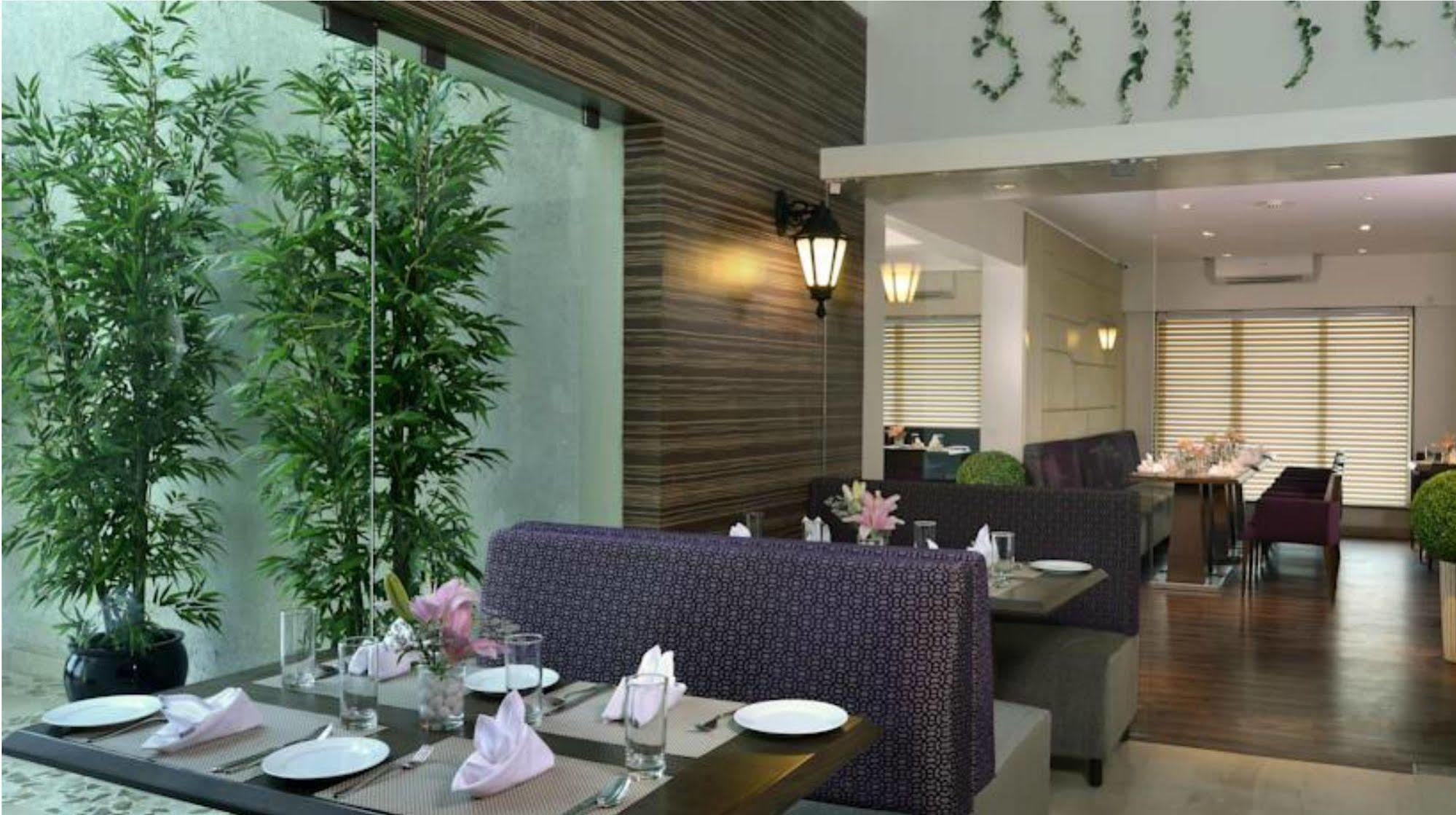 Residency Sarovar Portico Mumbai  Buitenkant foto